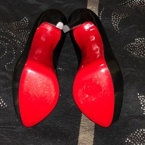 2pair Christian Louboutin heels